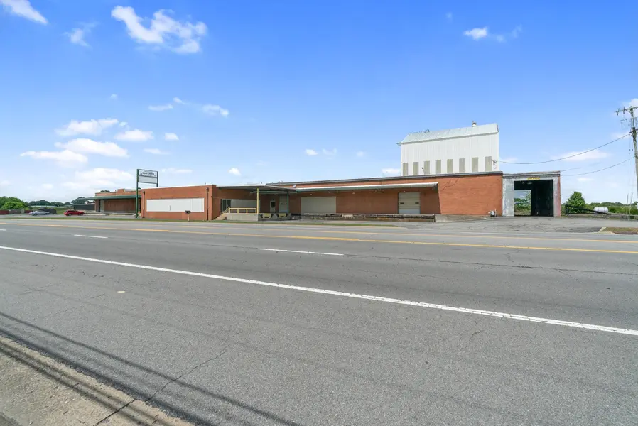 4000 Memorial Blvd, Springfield, TN 37172