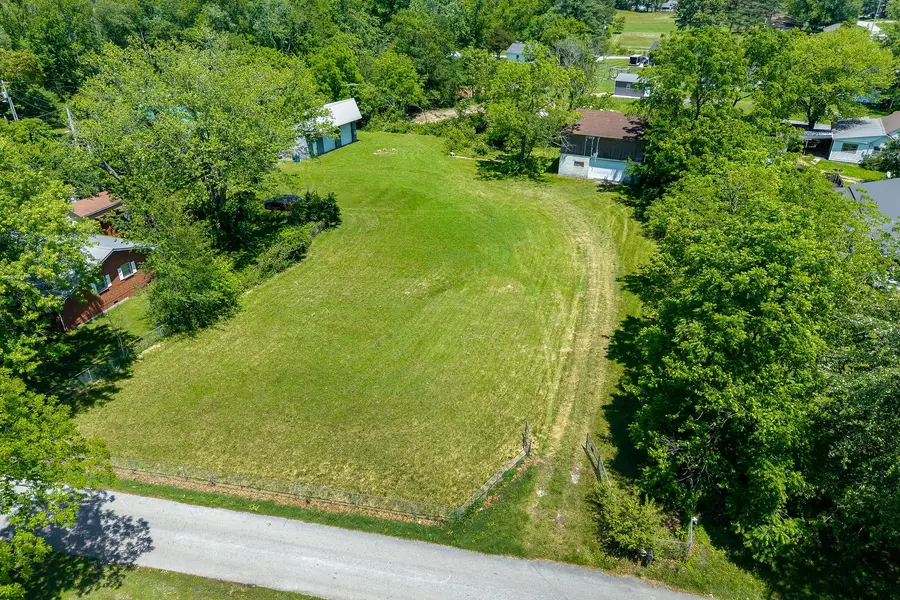 214 5th Ave #S, Baxter, TN 38544