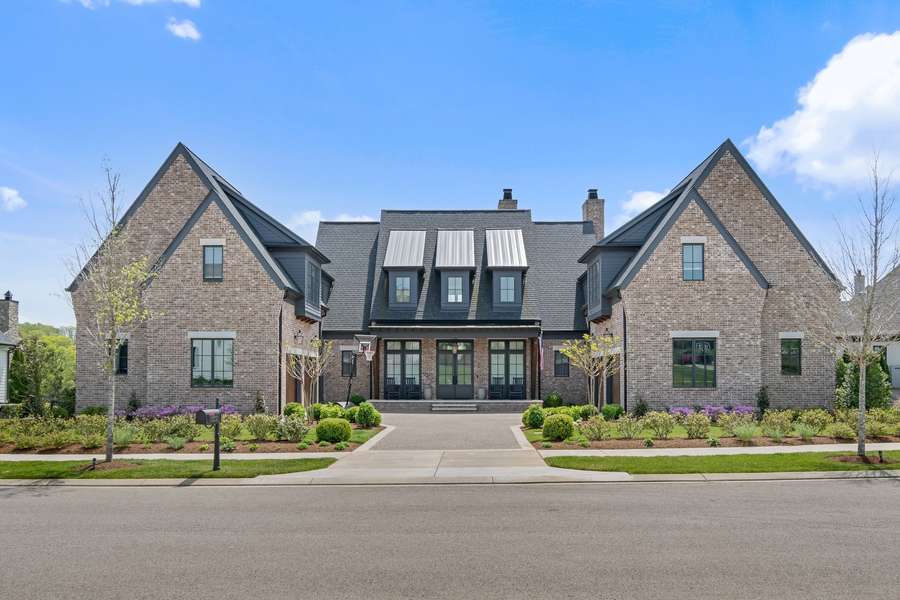 7212 Shagbark Ln, College Grove, TN 37046