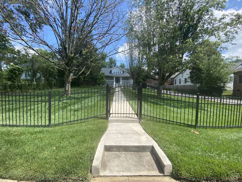 706 W 7th St, Columbia, TN 38401