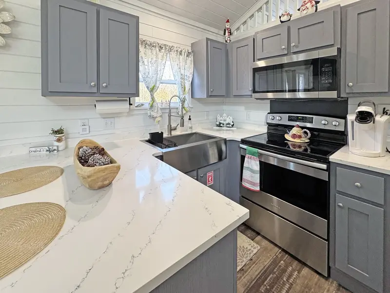103 Thomas Rd, Dover, TN 37058