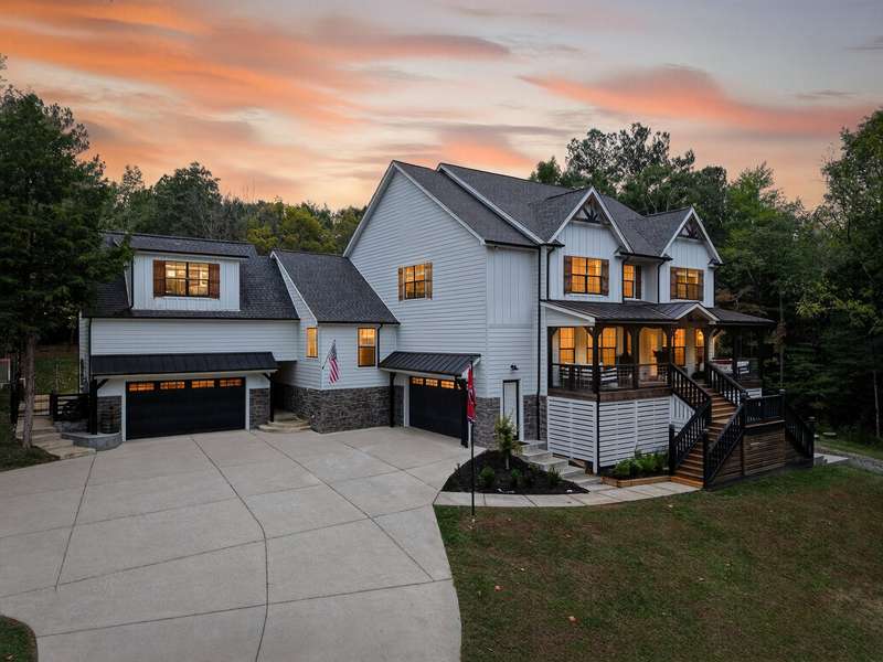 7379 Overby Rd, Fairview, TN 37062