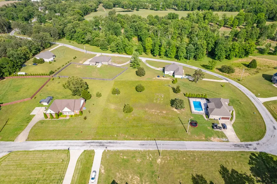 594 Double Eagle Dr, Summertown, TN 38483