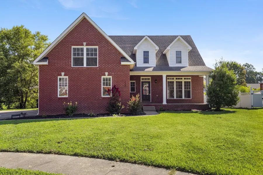 135 Weymouth Ct, Clarksville, TN 37043