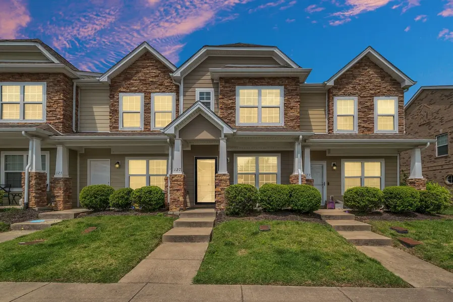 127 Cobblestone Place Dr, Goodlettsville, TN 37072