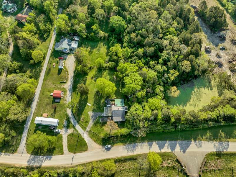 1810 Monsanto Rd, Columbia, TN 38401
