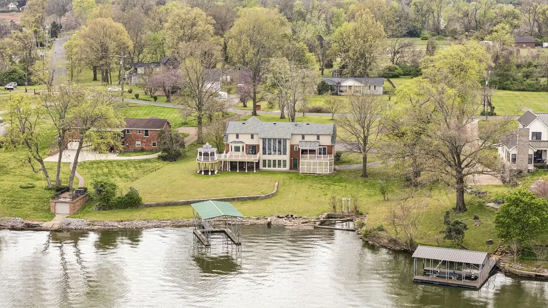 3211 Lakeshore Dr, Old Hickory, TN 37138