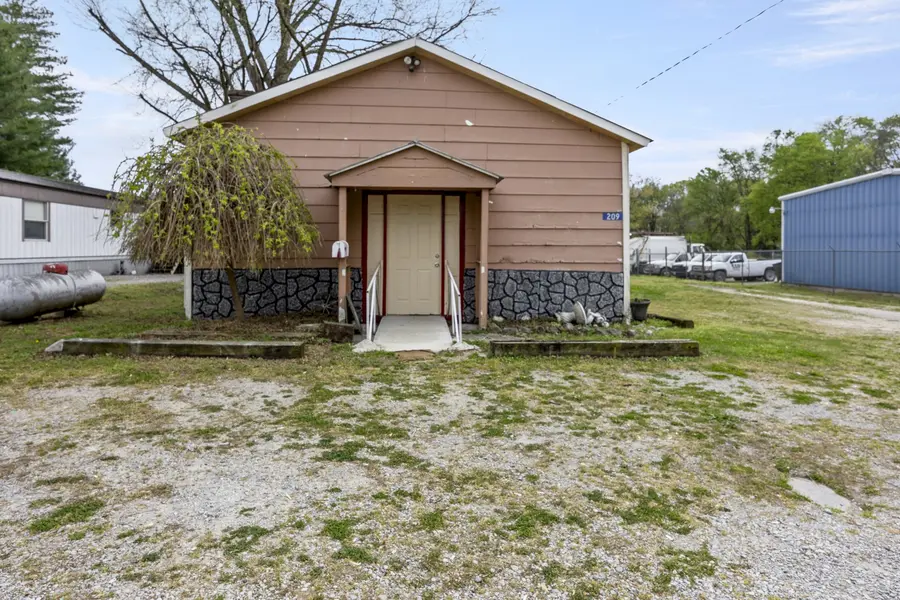 209 Hodges St #N, Cowan, TN 37318