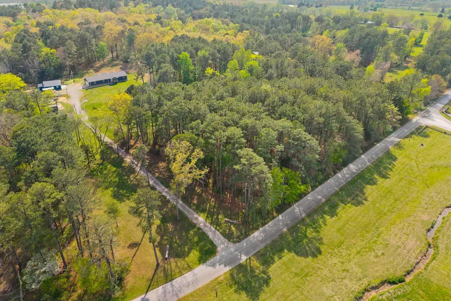 1549 Trace Creek Rd, Mc Ewen, TN 37101
