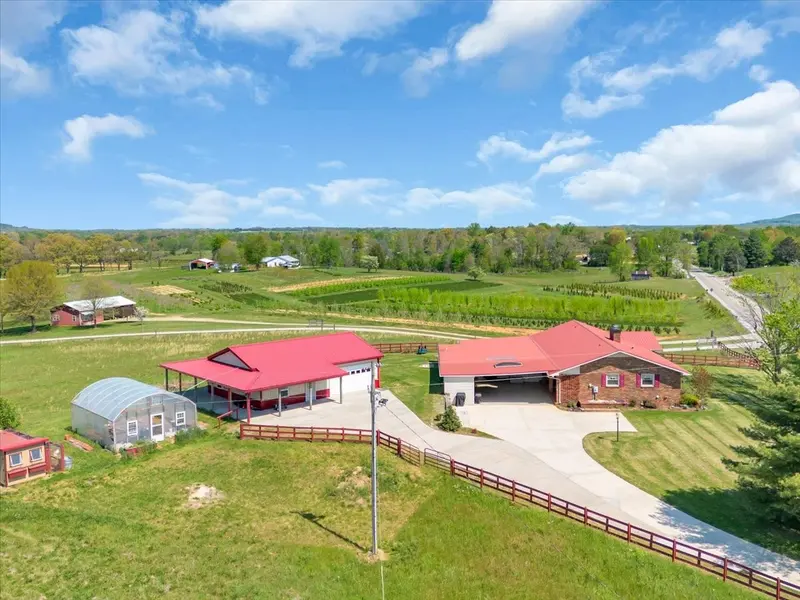 1435 Hennessee Bridge Rd, Rock Island, TN 38581