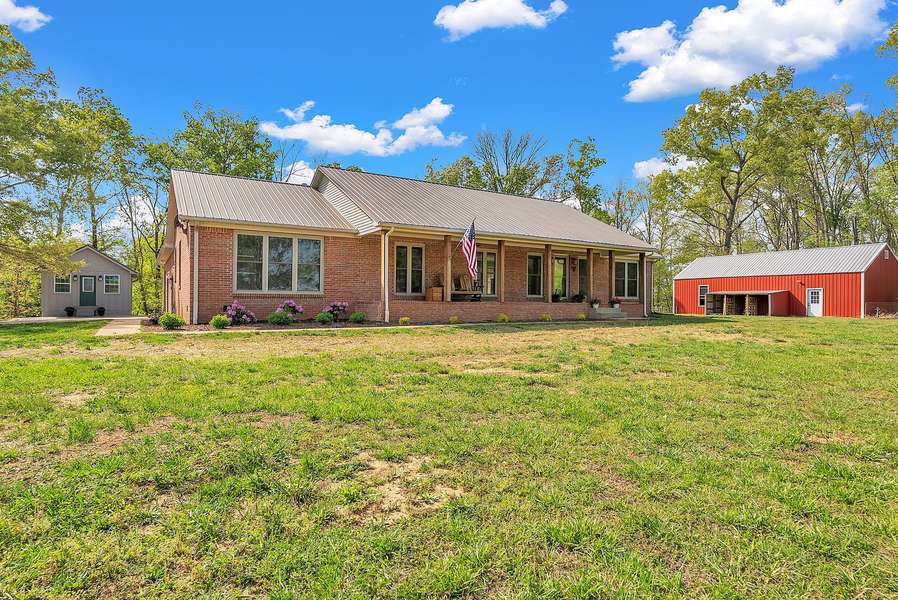 1819 Barker Rd, Columbia, TN 38401