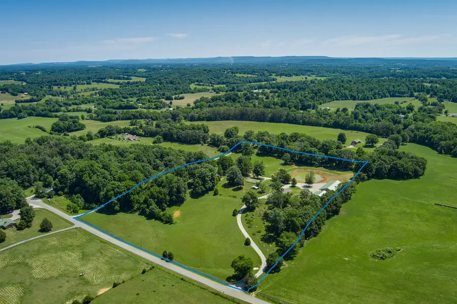1864 Liberty Rd, Sparta, TN 38583