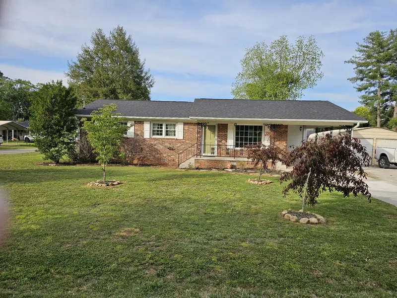 106 Willow St #N, Cowan, TN 37318