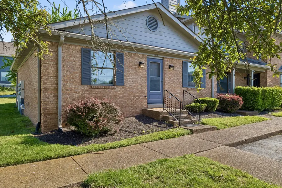 101 Ellington Pl, Madison, TN 37115