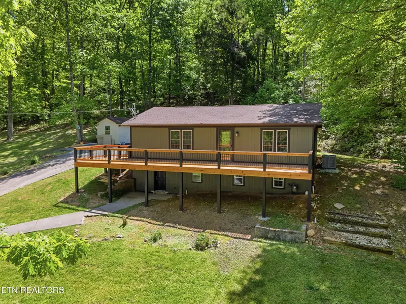118 Clark Lane, Harriman, TN 37748