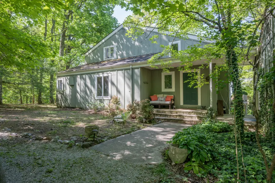 3442 Sherwood Rd, Sewanee, TN 37375