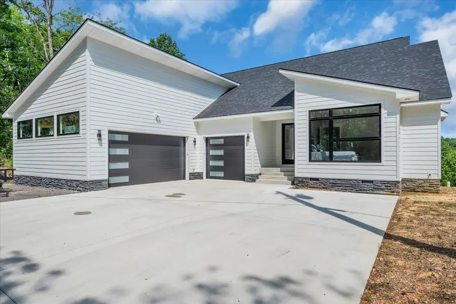 8350 Old Mill Hill Rd, Dowelltown, TN 37059