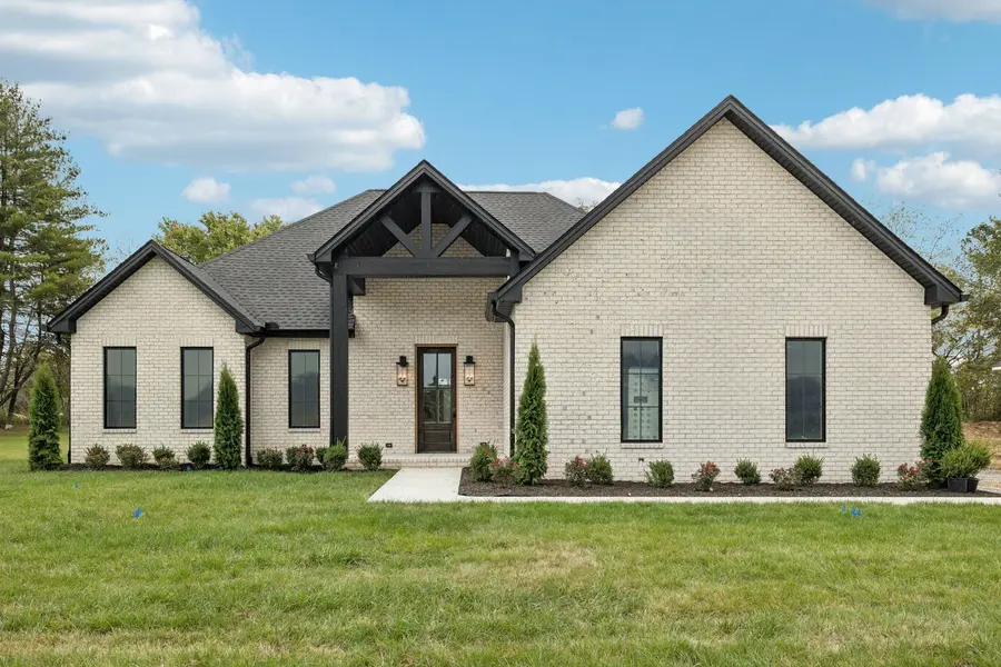 375 Chestnut Oak Avenue, Smithville, TN 37166
