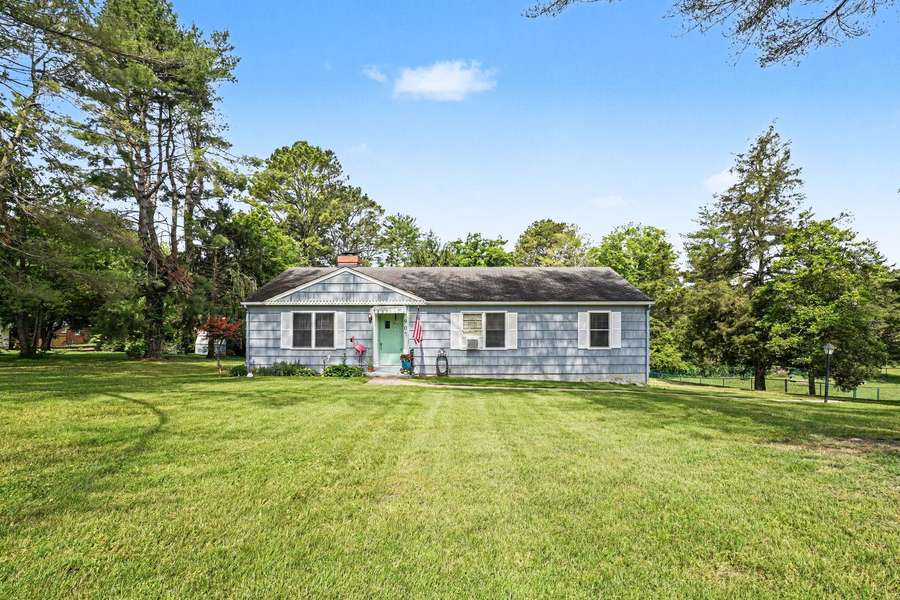 907 Camellia Dr, Columbia, TN 38401
