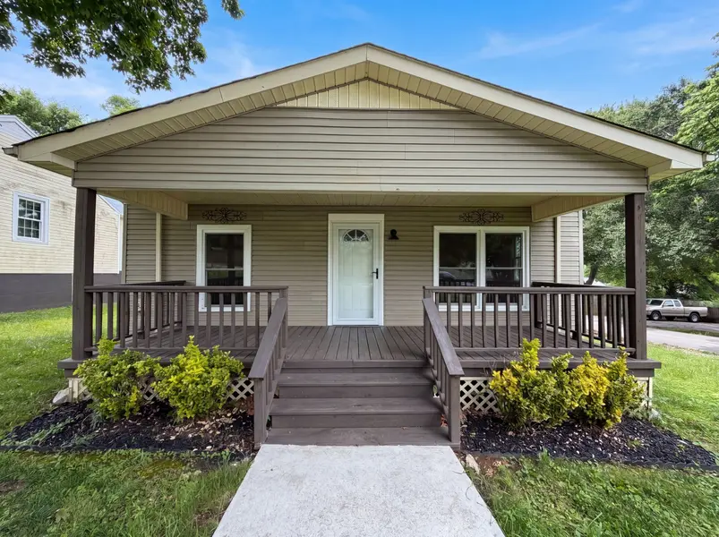 1820 Figures Ave, Columbia, TN 38401