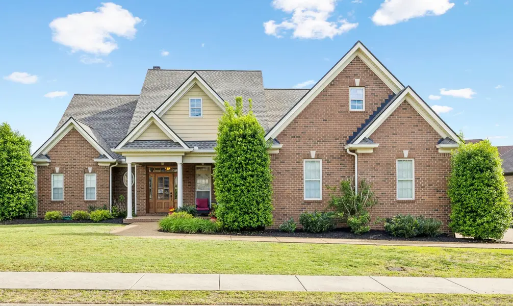 1067 Gadwall Cir, Hendersonville, TN 37075