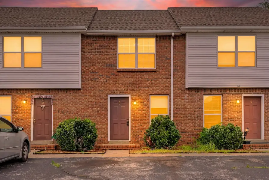 1531 E Knollwood Cir, Clarksville, TN 37043
