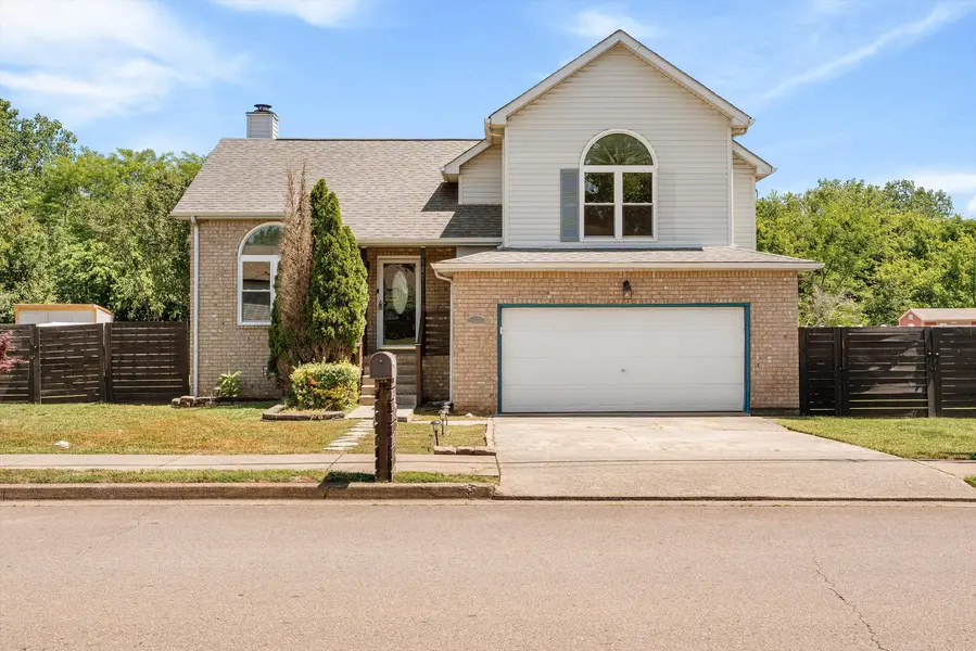 708 Post Oak Dr, Antioch, TN 37013
