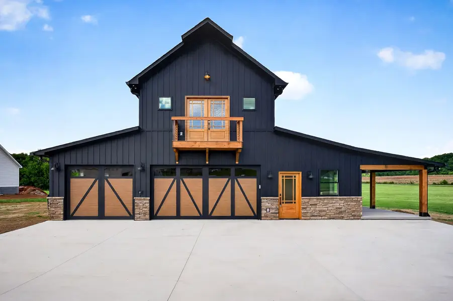123 Cattlemans Dr, Sparta, TN 38583