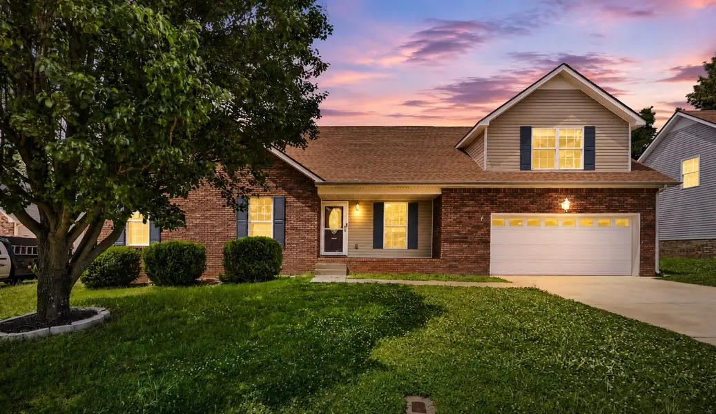 727 Ellie Nat Dr, Clarksville, TN 37040
