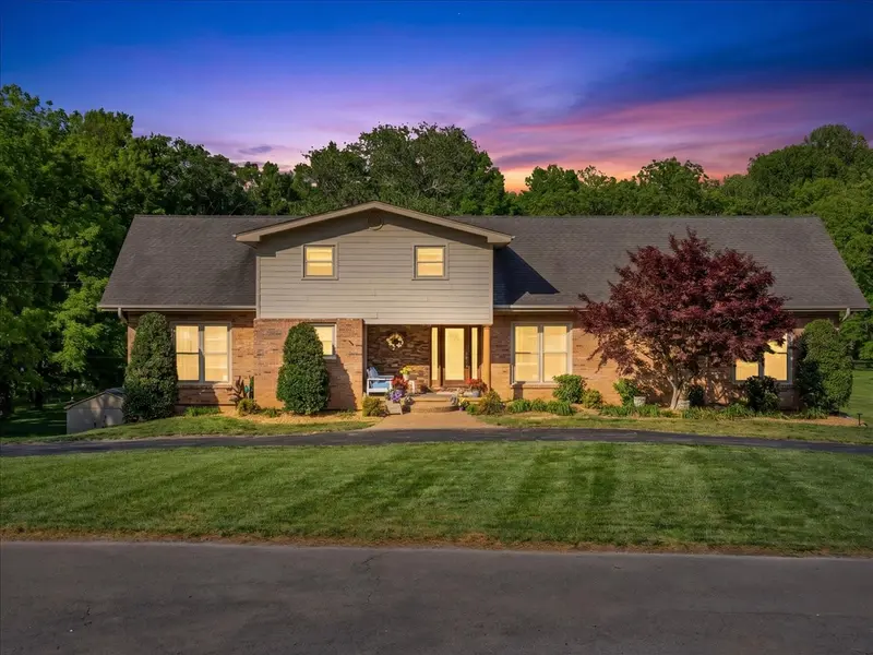 1205 Sycamore Dr, Manchester, TN 37355