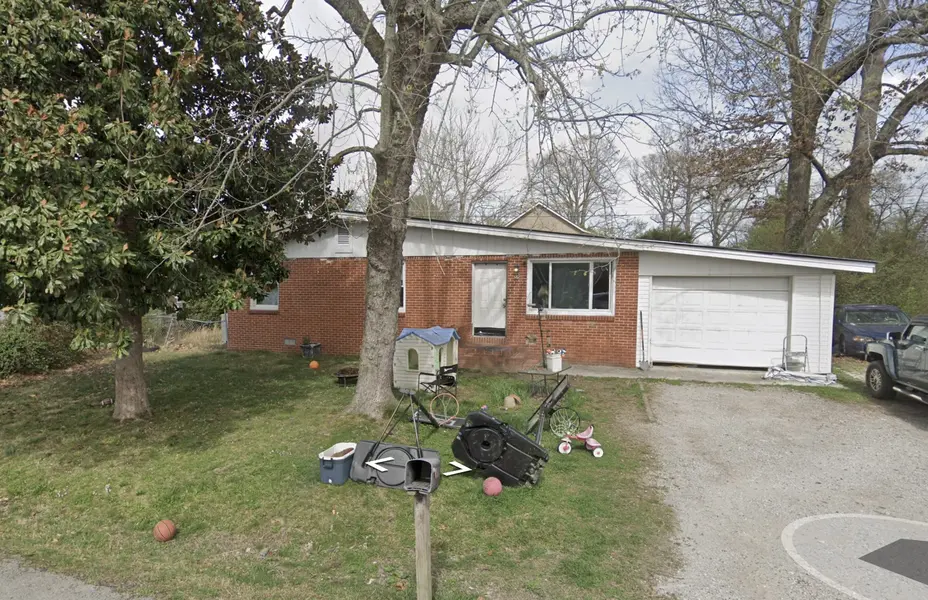 1510 Rogers Cir, Manchester, TN 37355