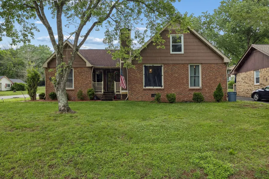 4916 Shadowlawn Dr, Hermitage, TN 37076