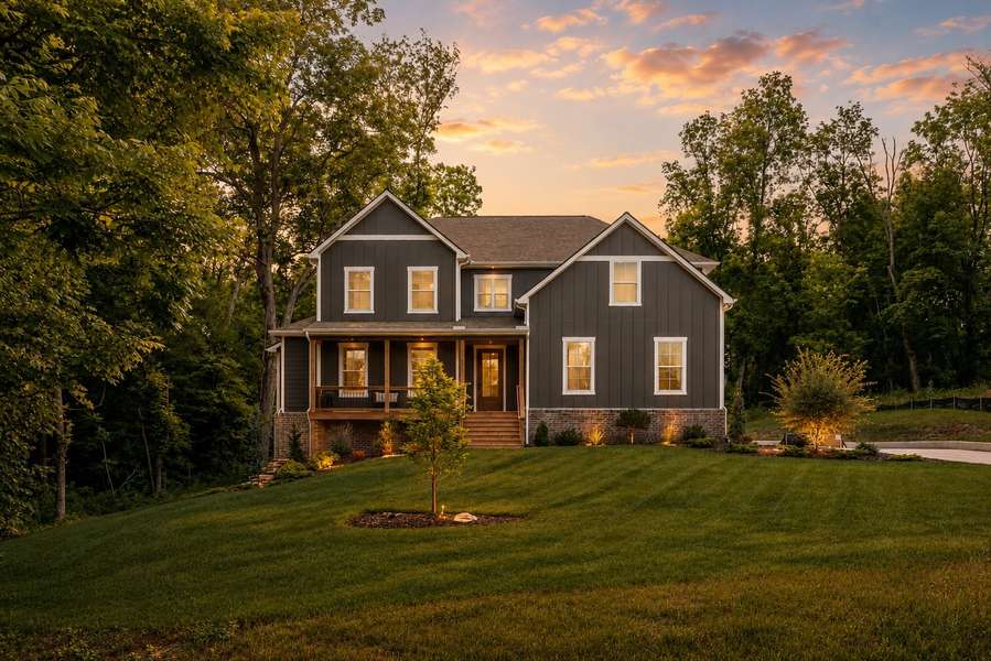 1584 Frye Rd, Columbia, TN 38401