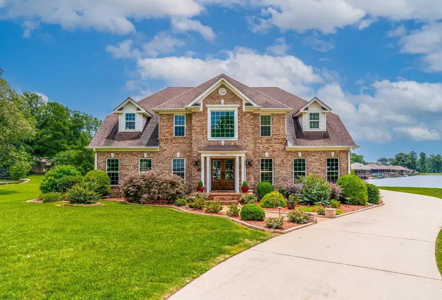 2164 Fairway Dr, Dyersburg, TN 38024