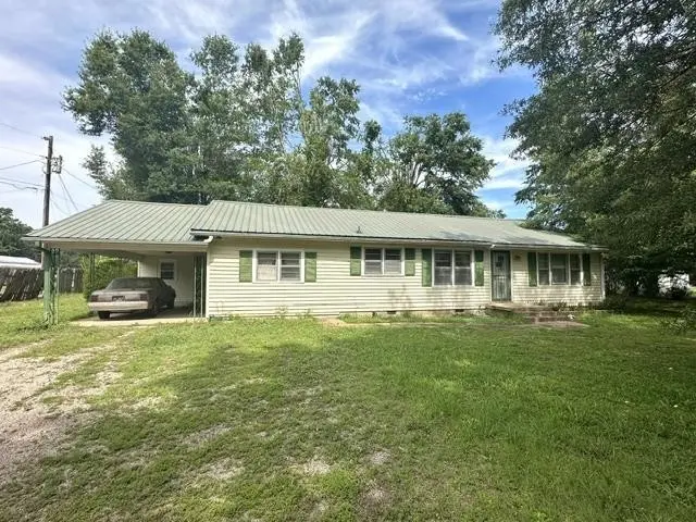 19405 HWY 69, Savannah, TN 38372