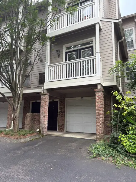 2011 Stokes Ln, Nashville, TN 37215