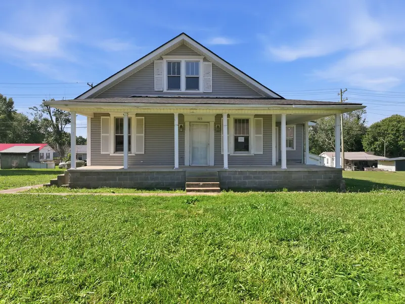 323 Kennedy St, Lawrenceburg, TN 38464