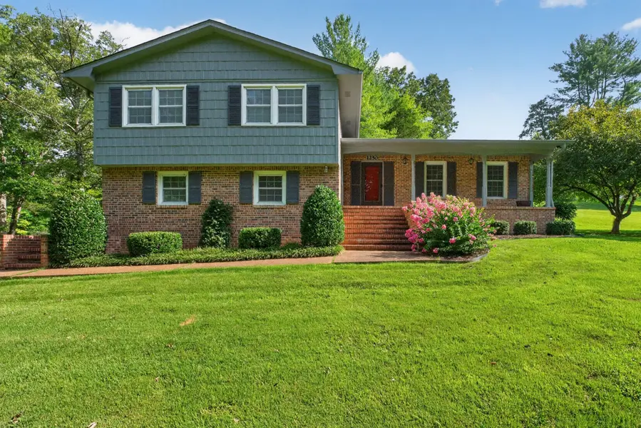 1250 Charles St, Cookeville, TN 38506