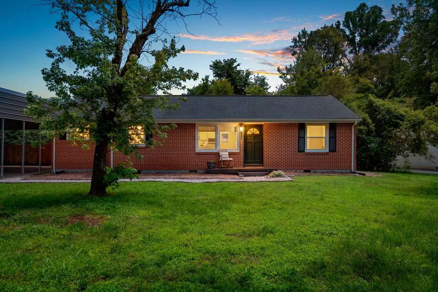 201 Pleasant Dr, Columbia, TN 38401