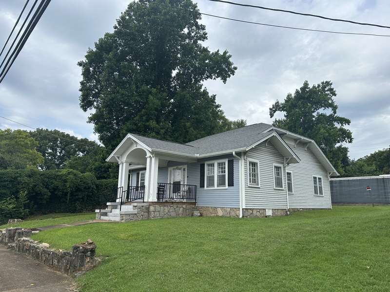 626 S 1st St, Pulaski, TN 38478