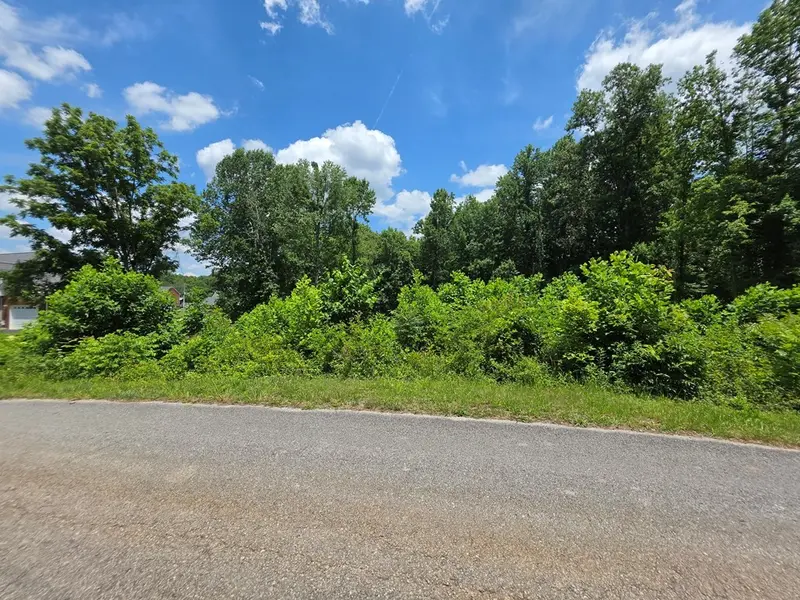 1140 Heathwood West Dr, Cookeville, TN 38506