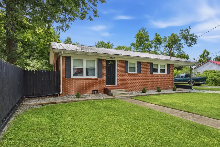 226 N Pine St, Hohenwald, TN 38462