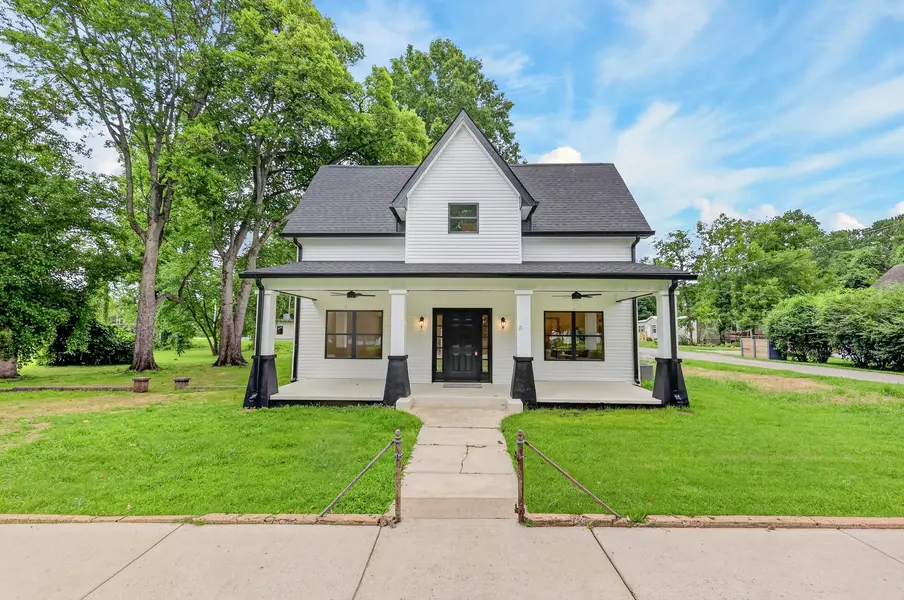 102 Cowan St #W, Cowan, TN 37318