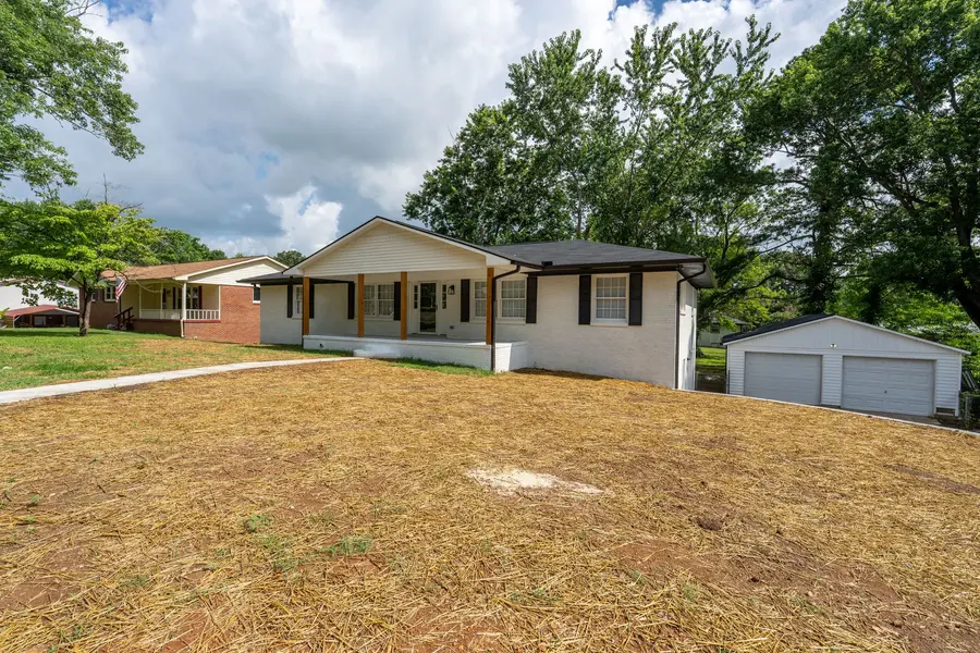 1610 Grandaddy Rd, Lawrenceburg, TN 38464