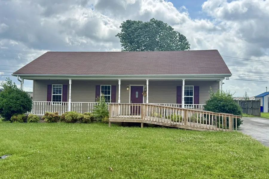 1226 Derek Dr, Franklin, KY 42134