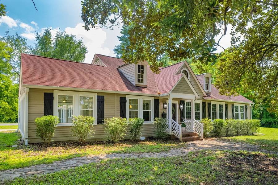1989 Hampshire Pike, Columbia, TN 38401