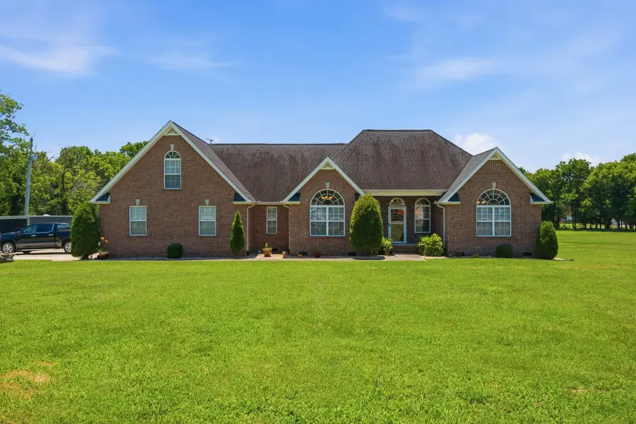 465 Old 25 Loop Road, Castalian Springs, TN 37031