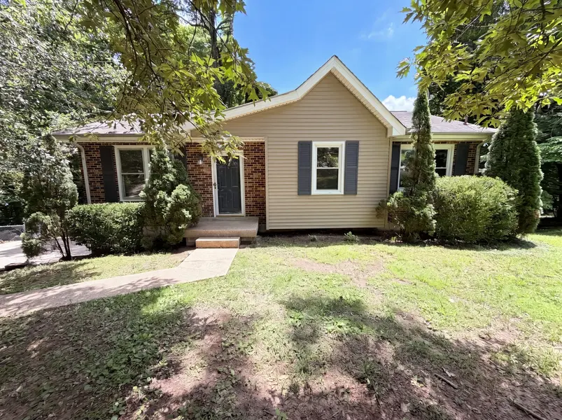 206 Diana Dr, Dickson, TN 37055