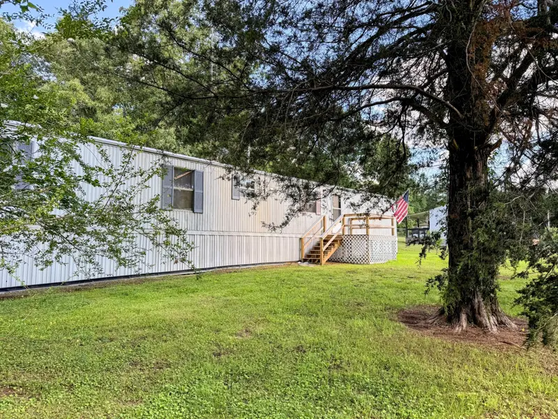 90 Coxburg Road North, Holladay, TN 38341