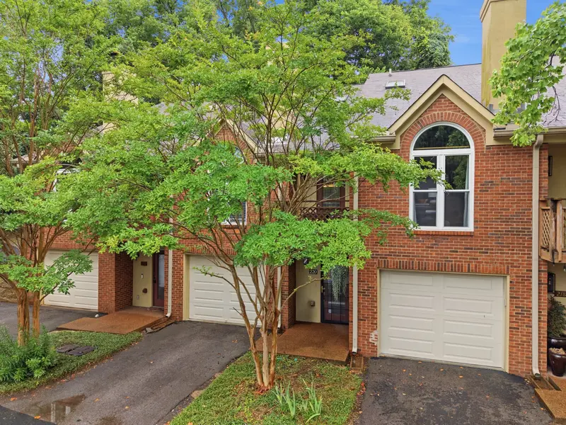 220 Riverstone Ct, Nashville, TN 37214